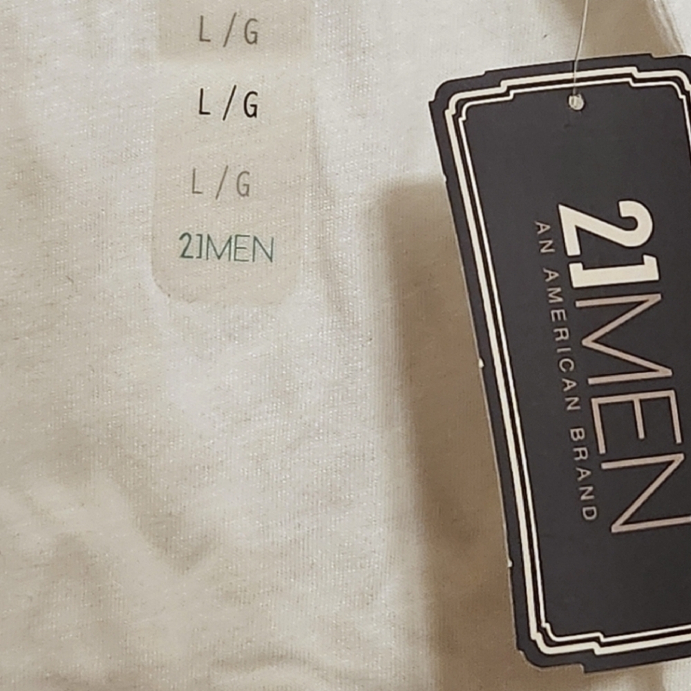 NWT Men's White T-Shirt - Picture 4 of 4